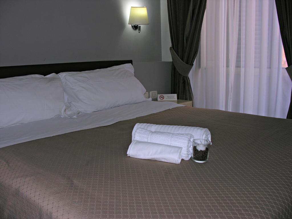 Roma Rooms Colosseum Εξωτερικό φωτογραφία